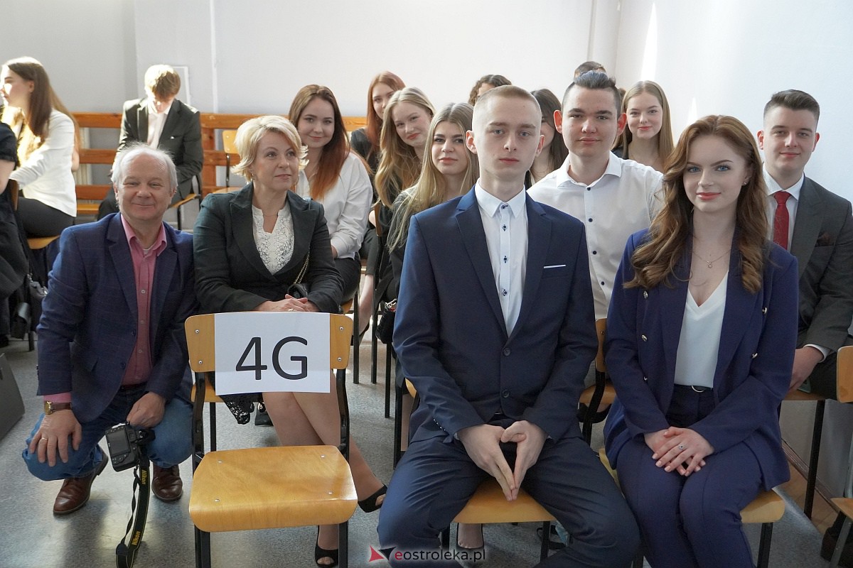 Zakoczenie roku szkolnego klas maturalnych w I LO [28.04.2023] - zdjęcie #43 - eOstroleka.pl