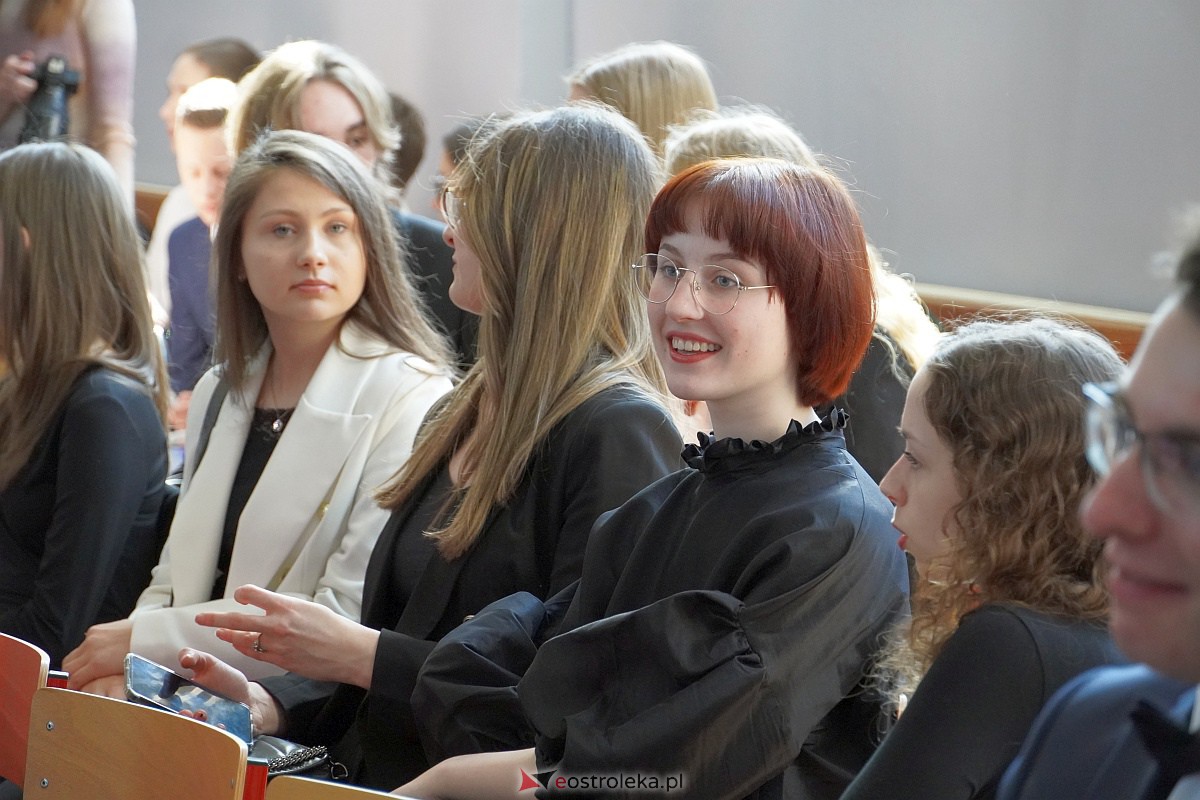 Zakoczenie roku szkolnego klas maturalnych w I LO [28.04.2023] - zdjęcie #12 - eOstroleka.pl