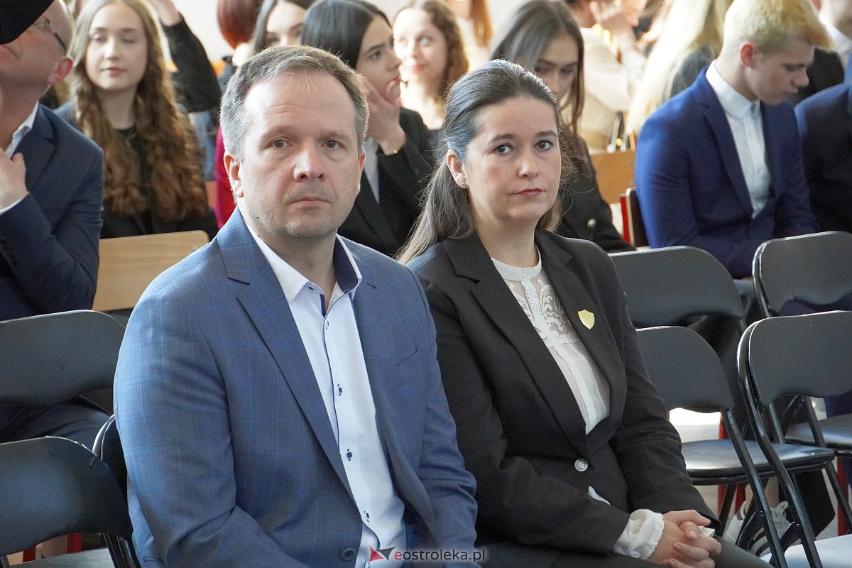 Zakoczenie roku szkolnego klas maturalnych w I LO [28.04.2023] - zdjęcie #30 - eOstroleka.pl