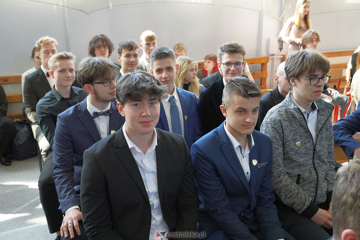 Zakoczenie roku szkolnego klas maturalnych w I LO [28.04.2023] - zdjęcie #26 - eOstroleka.pl