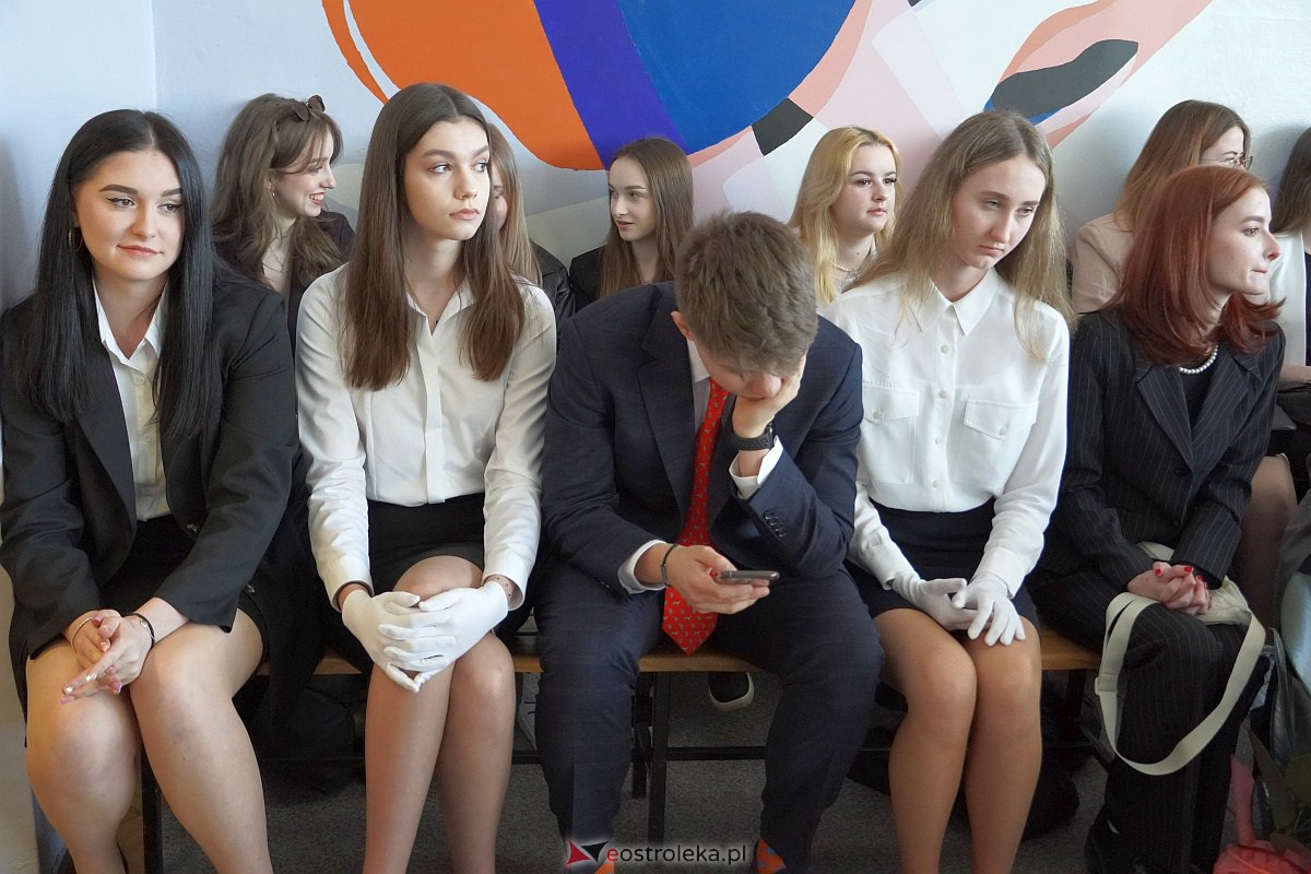 Zakoczenie roku szkolnego klas maturalnych w I LO [28.04.2023] - zdjęcie #18 - eOstroleka.pl
