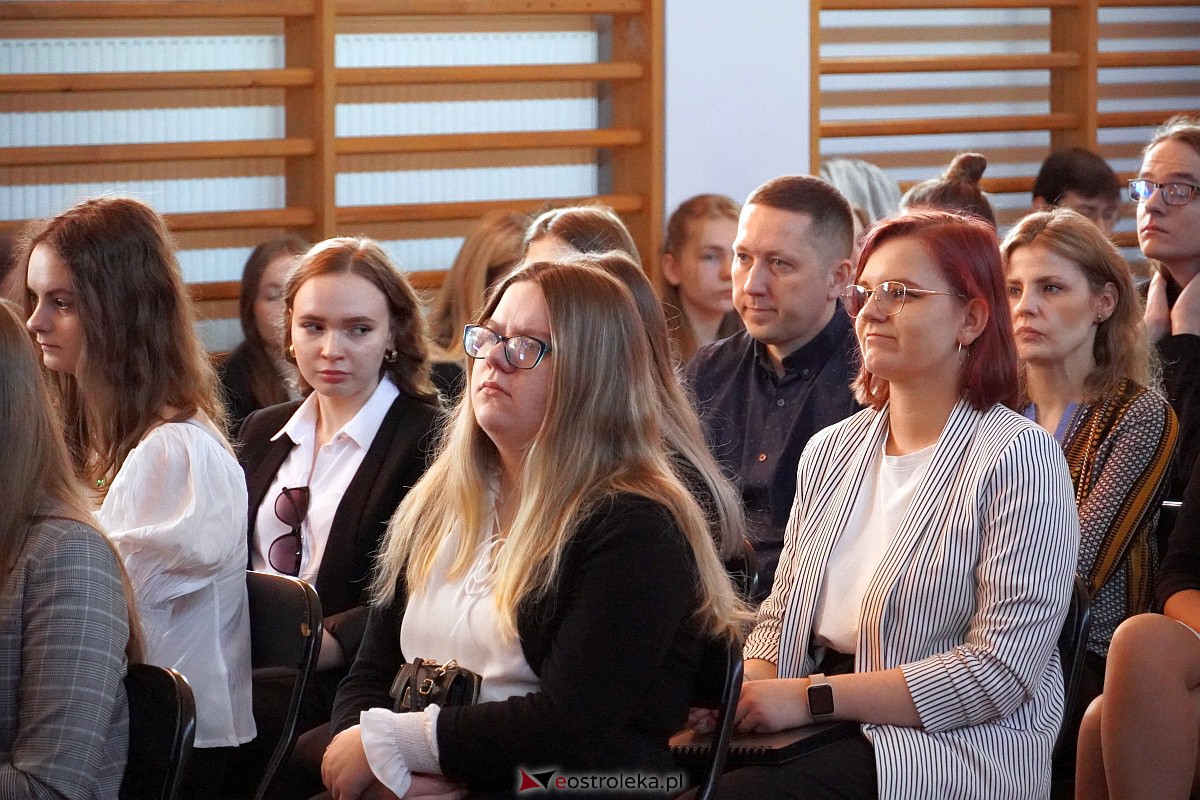 Zakoczenie roku szkolnego klas maturalnych w II LO [28.04.2023] - zdjęcie #33 - eOstroleka.pl