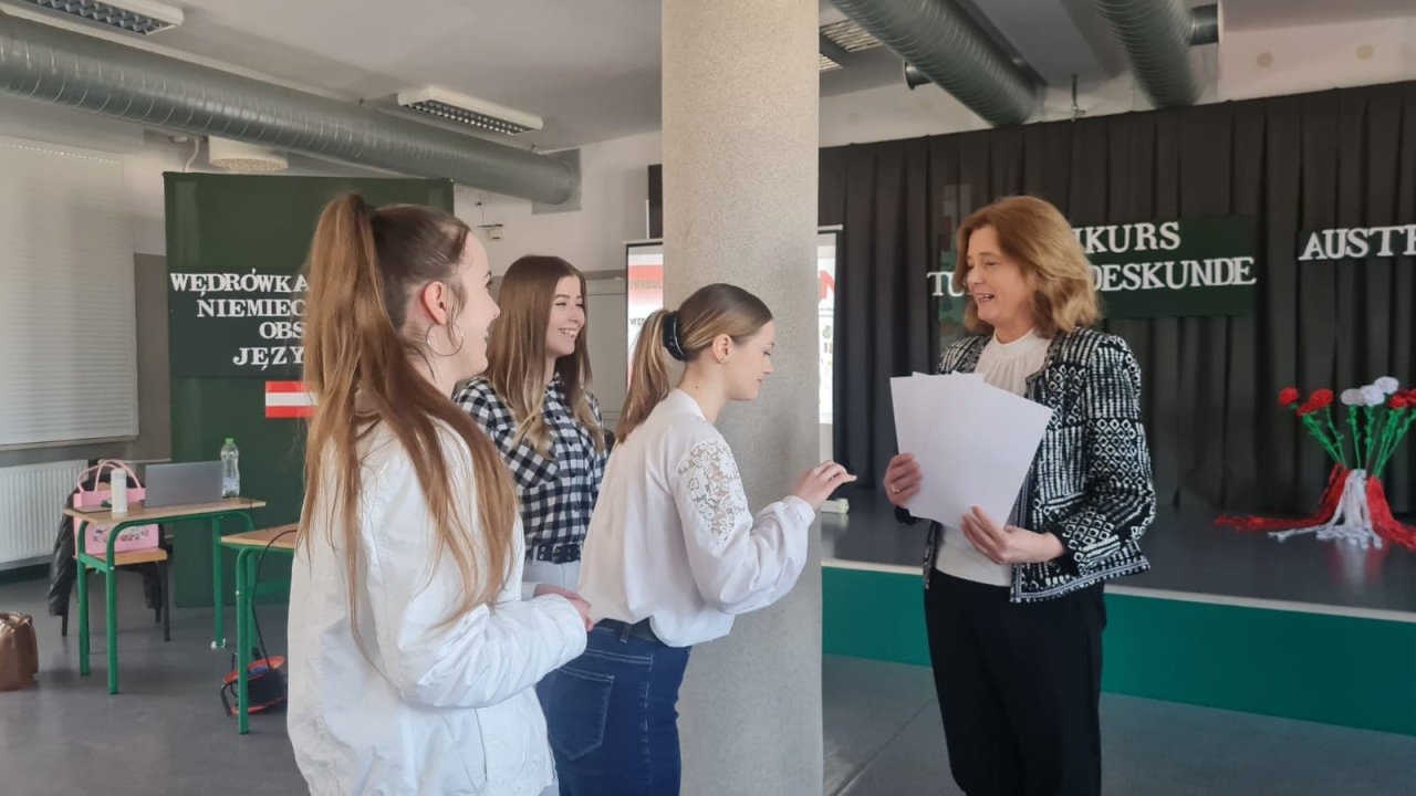 II rejonowy etap konkursu „Turbolandeskunde – Wędrówka po krajach niemieckiego obszaru językowego” - zdjęcie #2 - eOstroleka.pl