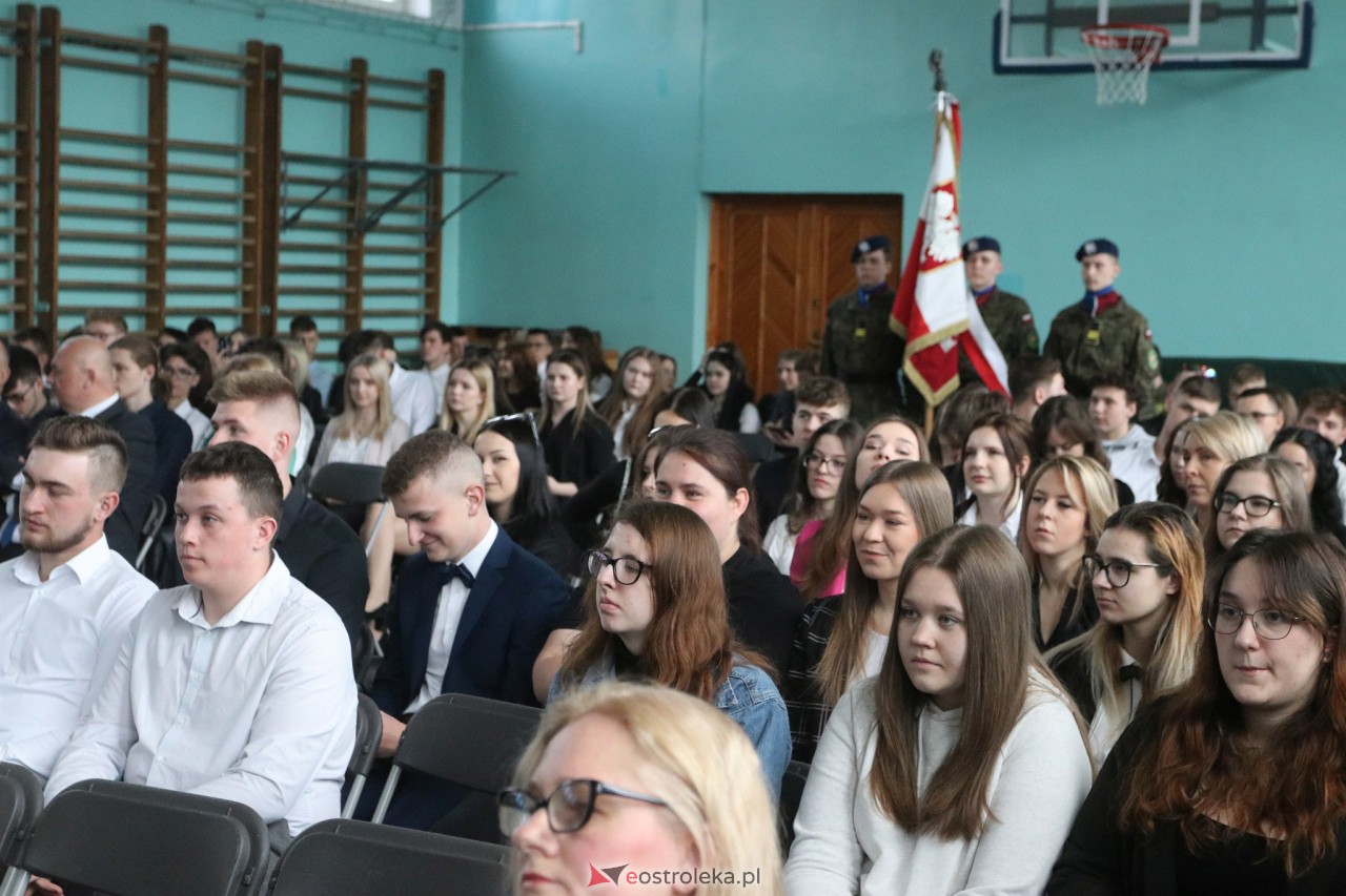 Zakoczenie roku szkolnego klas maturalnych w ZSZ 2 [28.04.2023] - zdjęcie #3 - eOstroleka.pl
