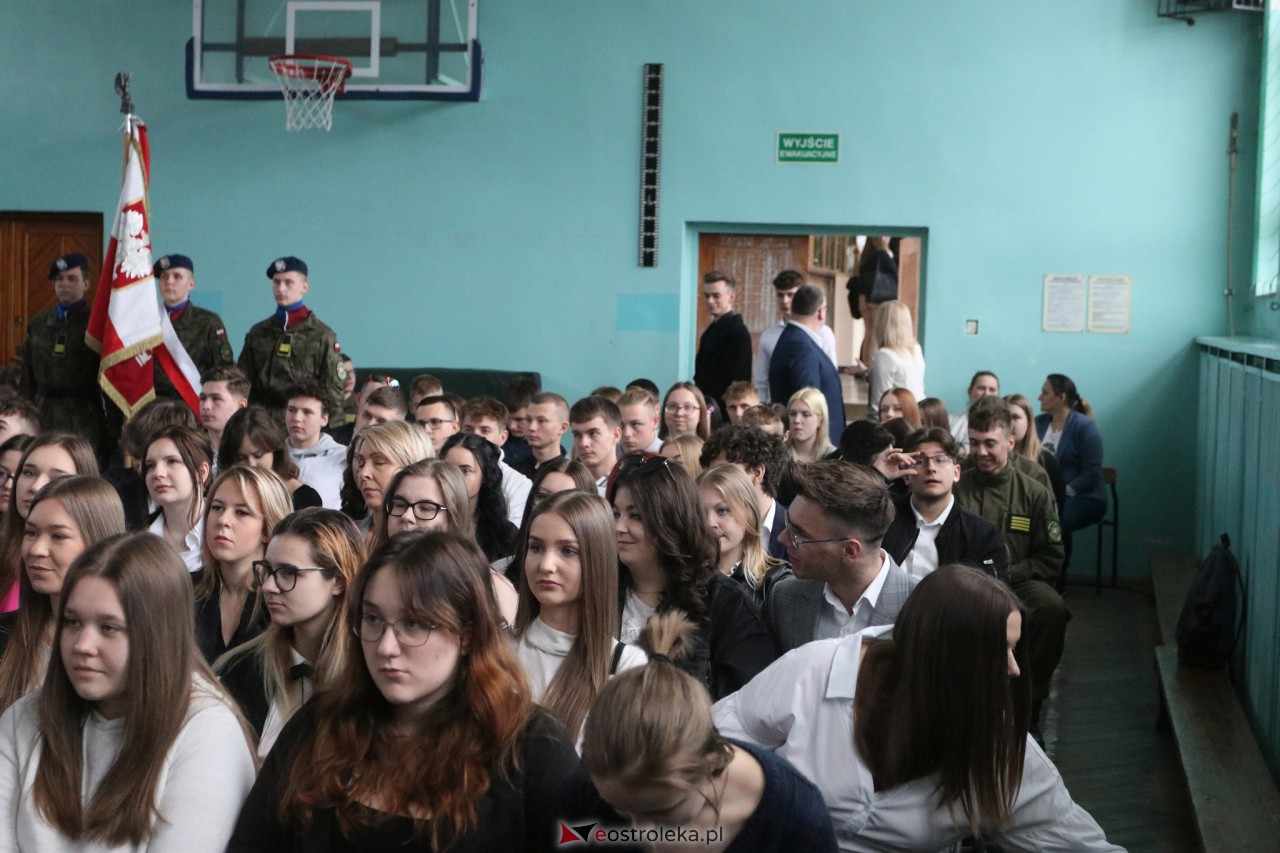 Zakoczenie roku szkolnego klas maturalnych w ZSZ 2 [28.04.2023] - zdjęcie #89 - eOstroleka.pl