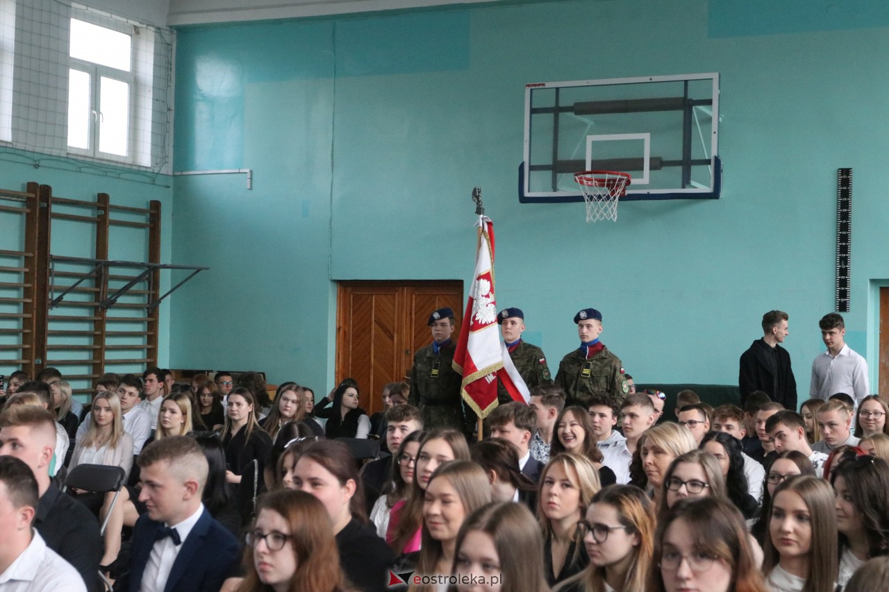 Zakoczenie roku szkolnego klas maturalnych w ZSZ 2 [28.04.2023] - zdjęcie #87 - eOstroleka.pl