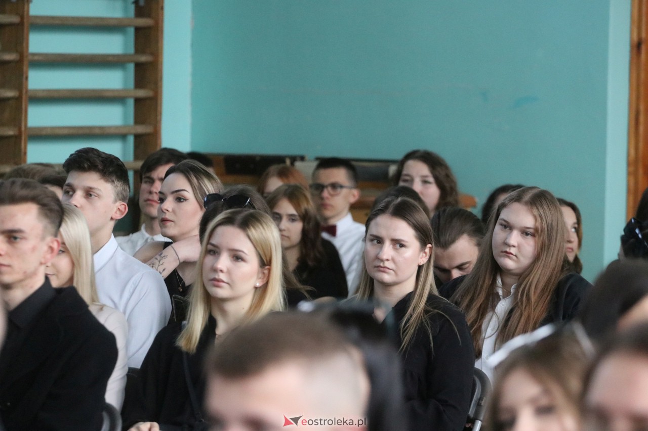 Zakoczenie roku szkolnego klas maturalnych w ZSZ 2 [28.04.2023] - zdjęcie #78 - eOstroleka.pl