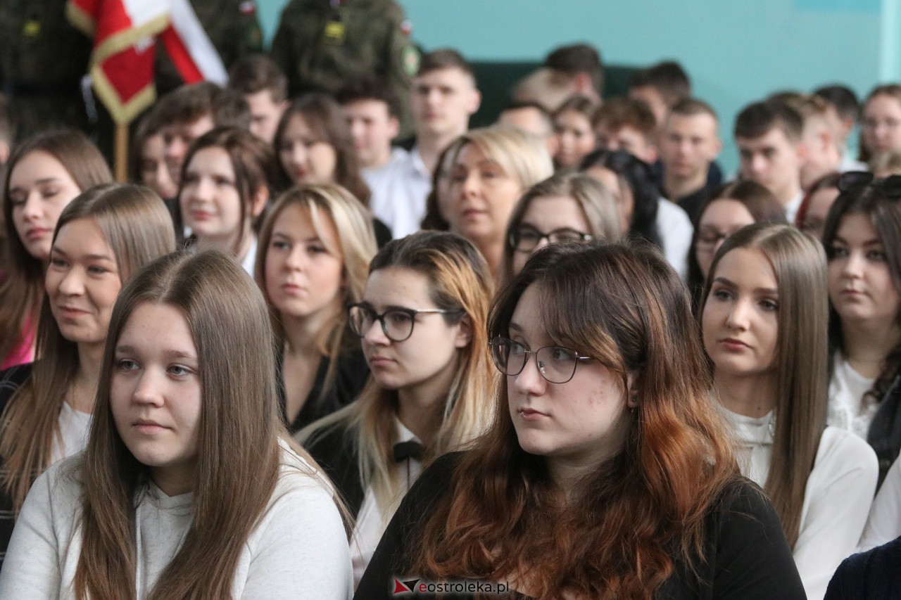 Zakoczenie roku szkolnego klas maturalnych w ZSZ 2 [28.04.2023] - zdjęcie #76 - eOstroleka.pl