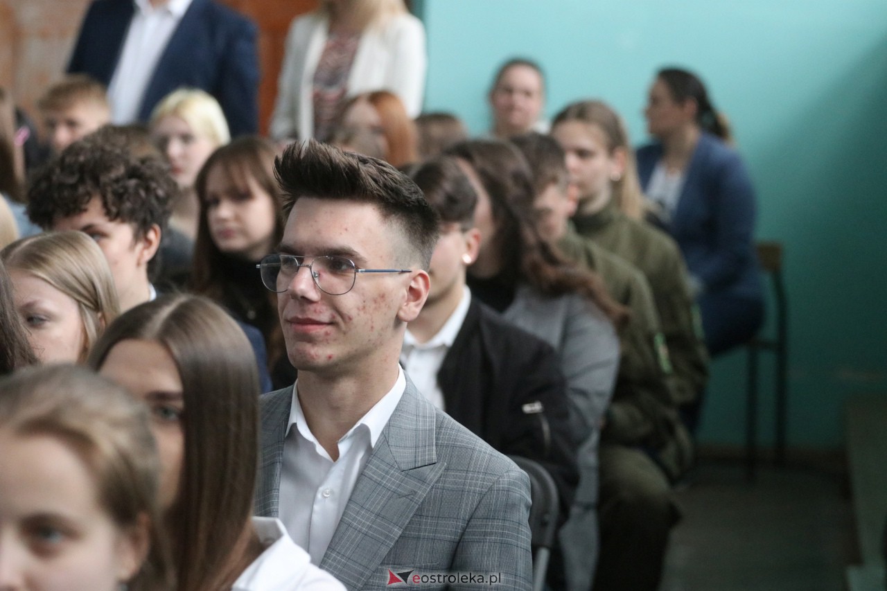 Zakoczenie roku szkolnego klas maturalnych w ZSZ 2 [28.04.2023] - zdjęcie #19 - eOstroleka.pl