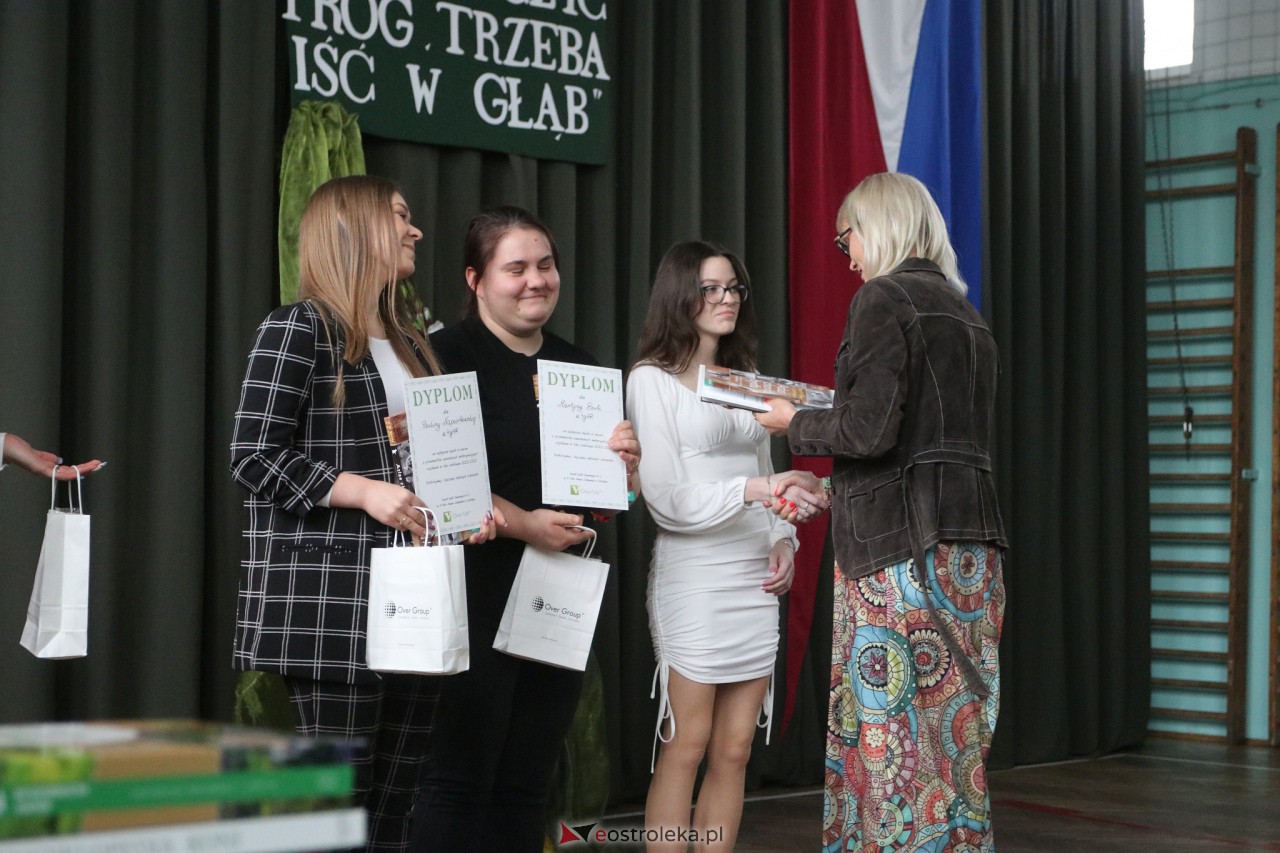 Zakoczenie roku szkolnego klas maturalnych w ZSZ 2 [28.04.2023] - zdjęcie #30 - eOstroleka.pl