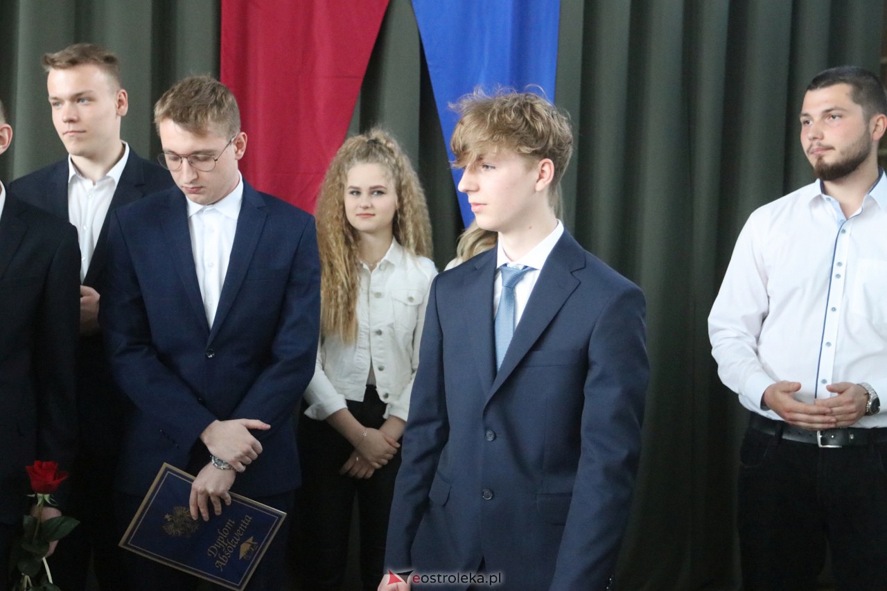 Zakoczenie roku szkolnego klas maturalnych w ZSZ 2 [28.04.2023] - zdjęcie #46 - eOstroleka.pl
