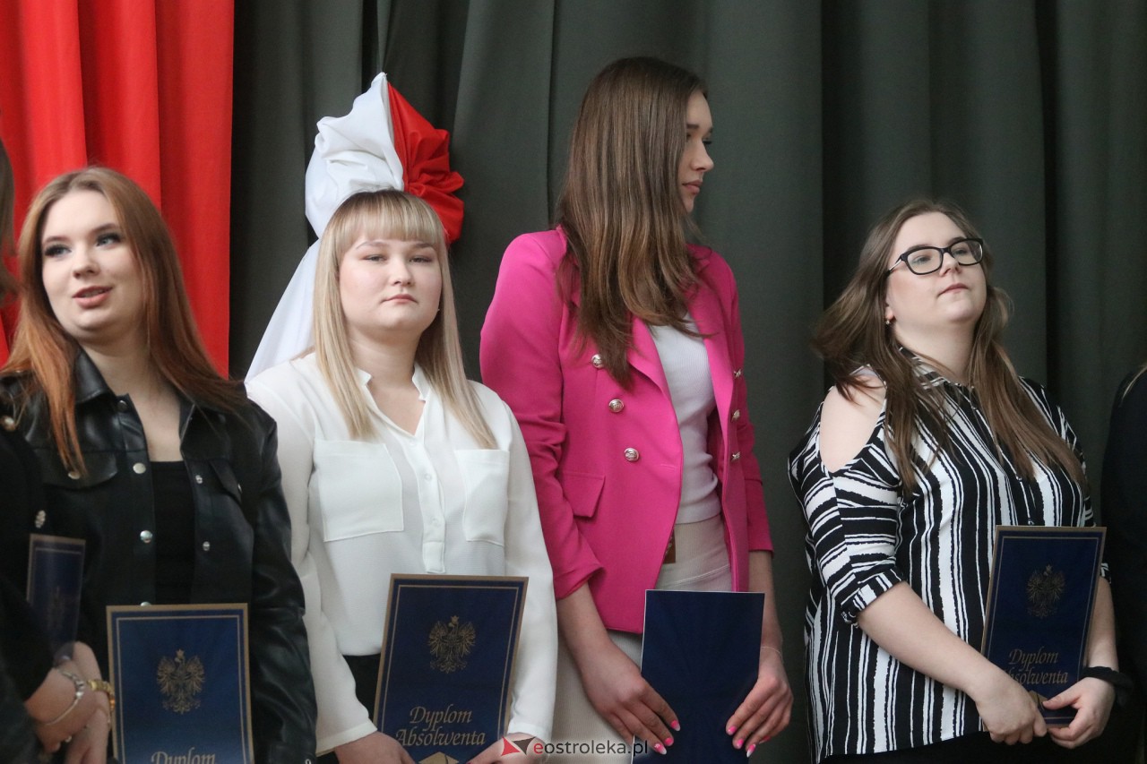 Zakoczenie roku szkolnego klas maturalnych w ZSZ 2 [28.04.2023] - zdjęcie #39 - eOstroleka.pl