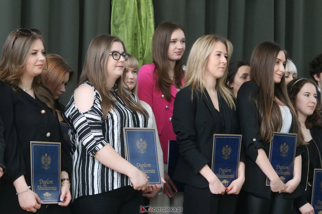 Zakoczenie roku szkolnego klas maturalnych w ZSZ 2 [28.04.2023] - zdjęcie #36 - eOstroleka.pl