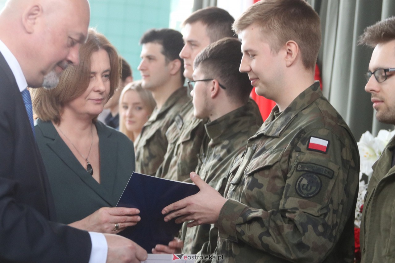 Zakoczenie roku szkolnego klas maturalnych w ZSZ 2 [28.04.2023] - zdjęcie #23 - eOstroleka.pl