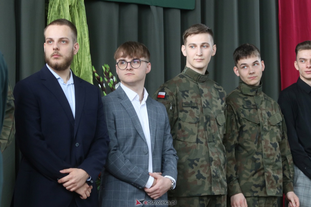 Zakoczenie roku szkolnego klas maturalnych w ZSZ 2 [28.04.2023] - zdjęcie #17 - eOstroleka.pl