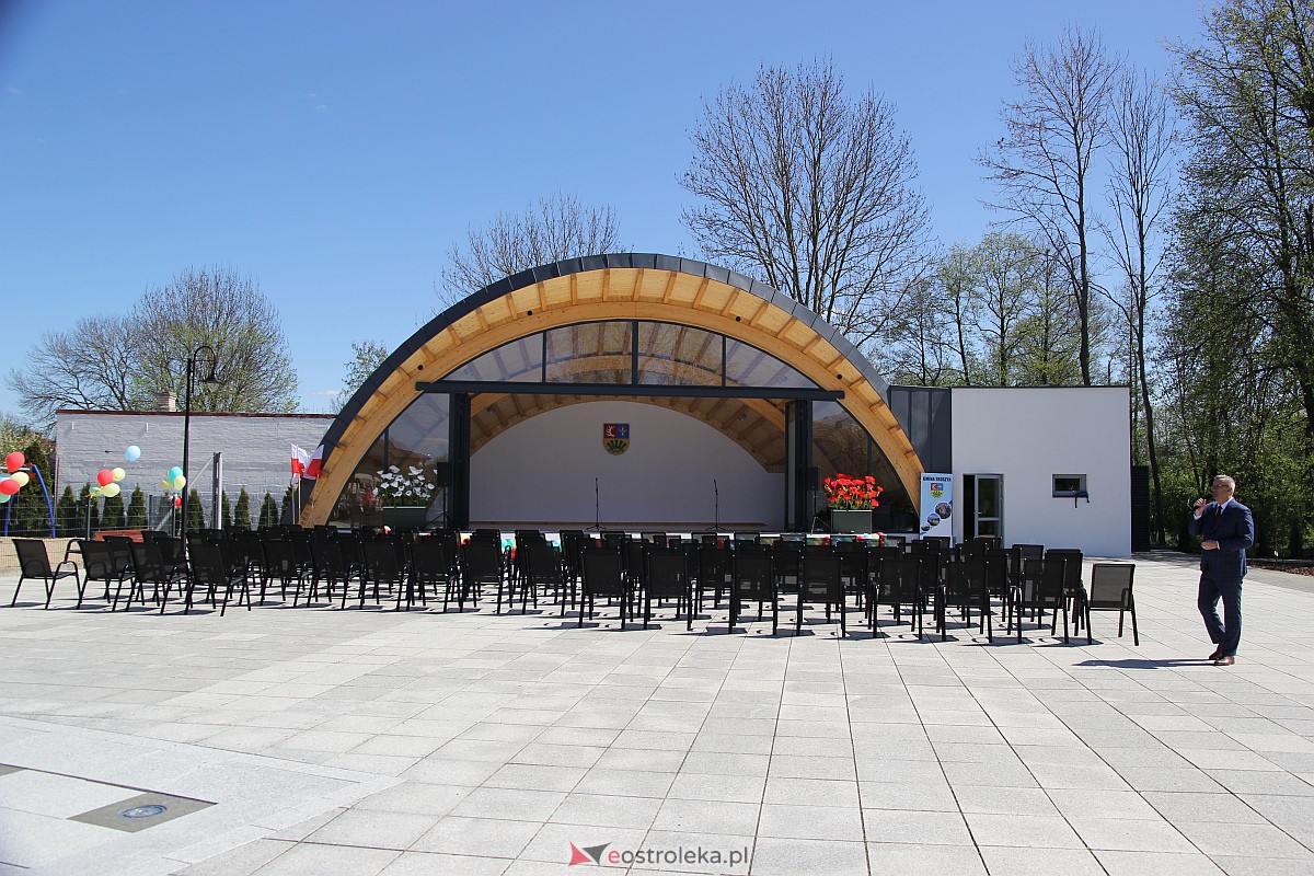 Uroczyste otwarcie nowego amfiteatru w Troszynie [30.04.2023] - zdjęcie #136 - eOstroleka.pl