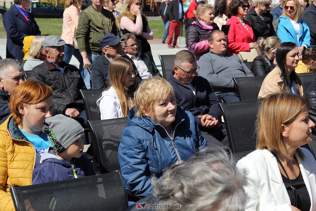 Uroczyste otwarcie nowego amfiteatru w Troszynie [30.04.2023] - zdjęcie #106 - eOstroleka.pl