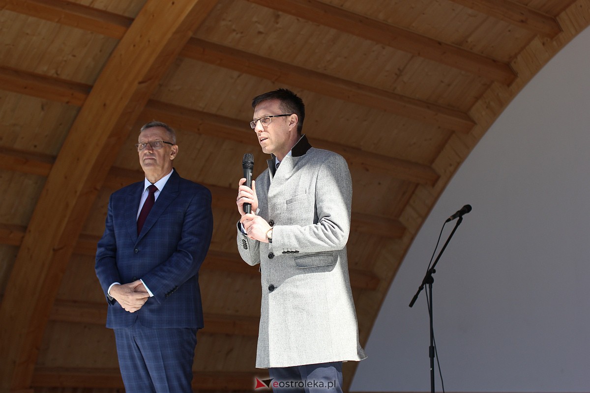 Uroczyste otwarcie nowego amfiteatru w Troszynie [30.04.2023] - zdjęcie #61 - eOstroleka.pl