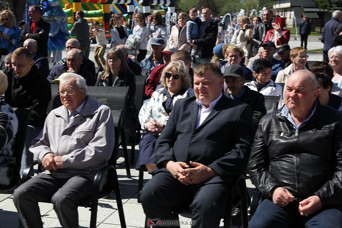 Uroczyste otwarcie nowego amfiteatru w Troszynie [30.04.2023] - zdjęcie #12 - eOstroleka.pl