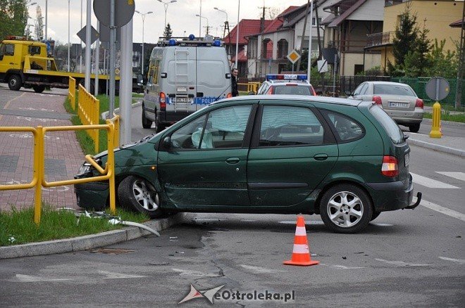 Kolizja na ul. Korczaka (01.05.2011) - zdjęcie #4 - eOstroleka.pl