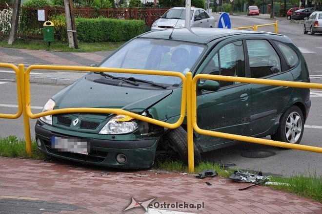 Kolizja na ul. Korczaka (01.05.2011) - zdjęcie #3 - eOstroleka.pl