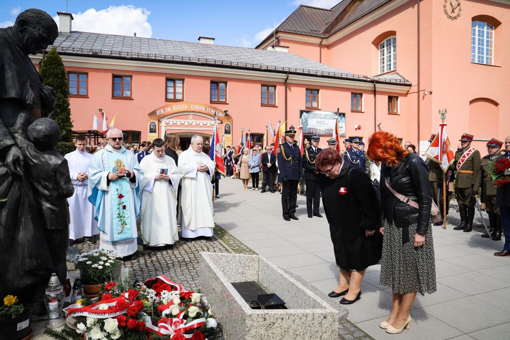 Miejskie obchody Narodowego Święta Konstytucji 3 Maja [03.05.2023] - zdjęcie #62 - eOstroleka.pl