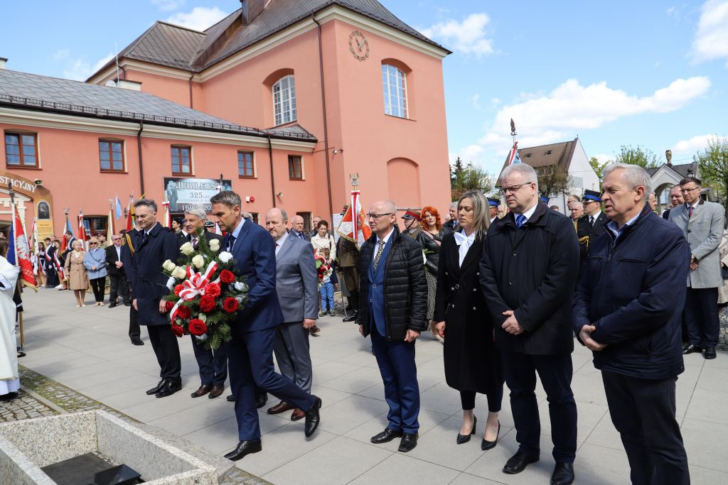 Miejskie obchody Narodowego Święta Konstytucji 3 Maja [03.05.2023] - zdjęcie #64 - eOstroleka.pl