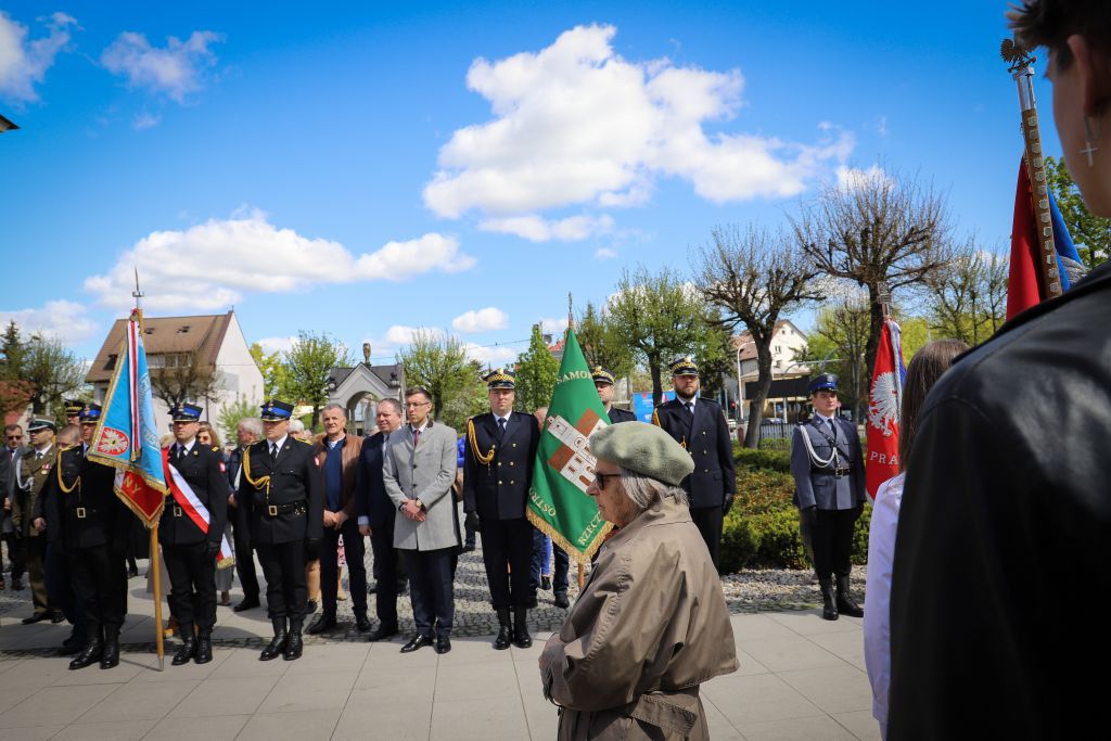 Miejskie obchody Narodowego Święta Konstytucji 3 Maja [03.05.2023] - zdjęcie #81 - eOstroleka.pl