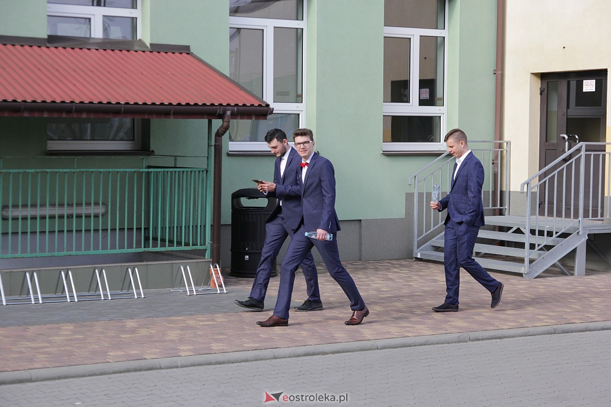 Matura 2023 - egzamin z j. polskiego w ZSZ nr 1 [04.05.2023] - zdjęcie #30 - eOstroleka.pl