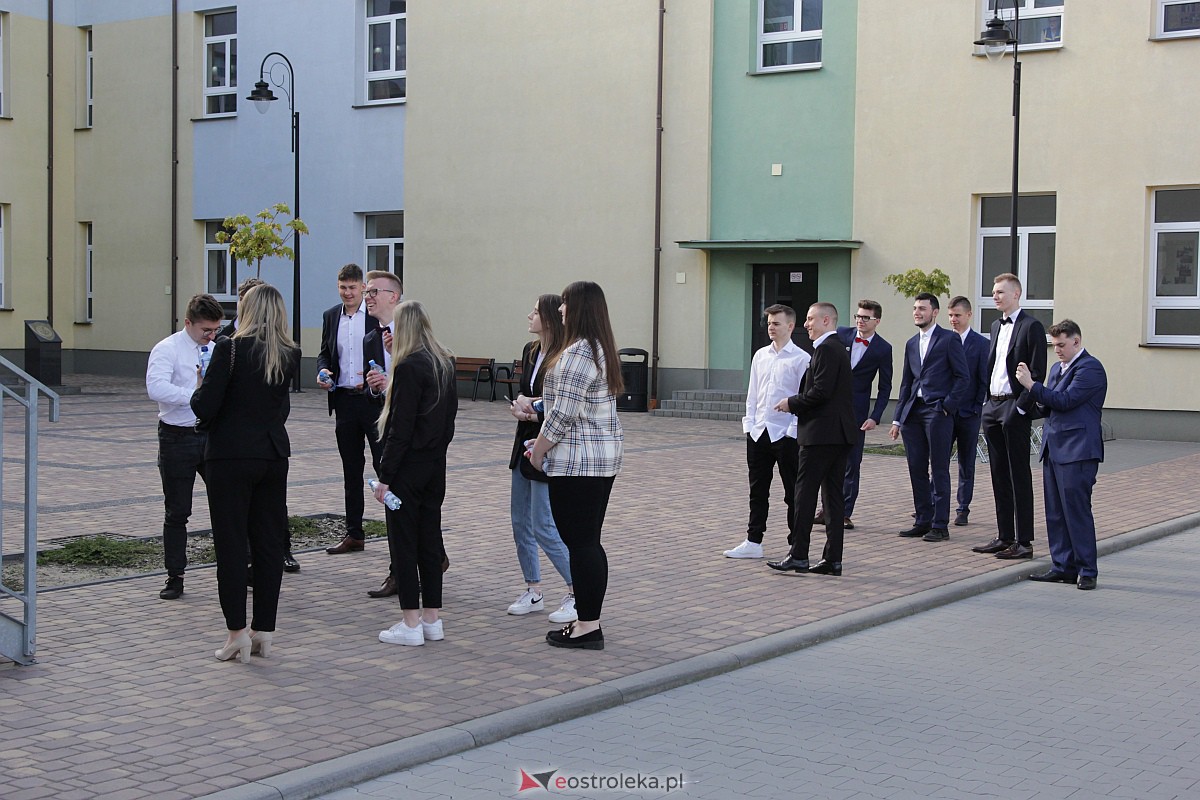 Matura 2023 - egzamin z j. polskiego w ZSZ nr 1 [04.05.2023] - zdjęcie #29 - eOstroleka.pl