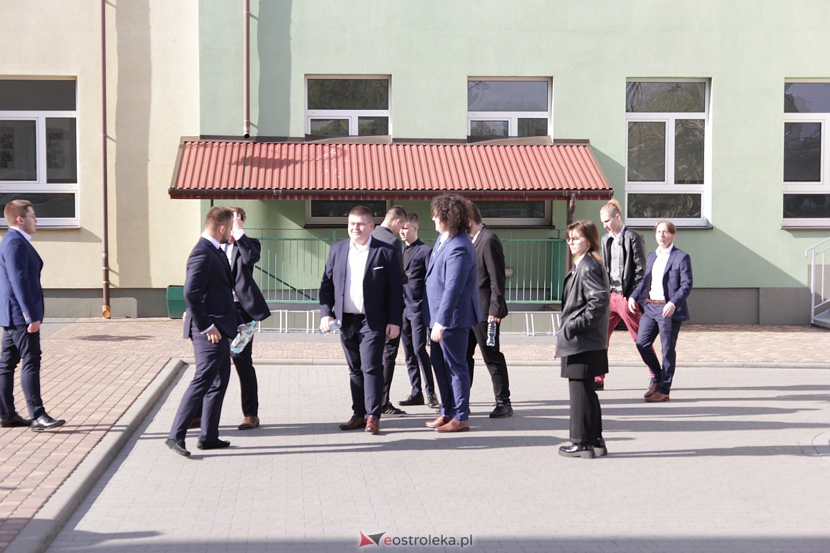Matura 2023 - egzamin z j. polskiego w ZSZ nr 1 [04.05.2023] - zdjęcie #24 - eOstroleka.pl