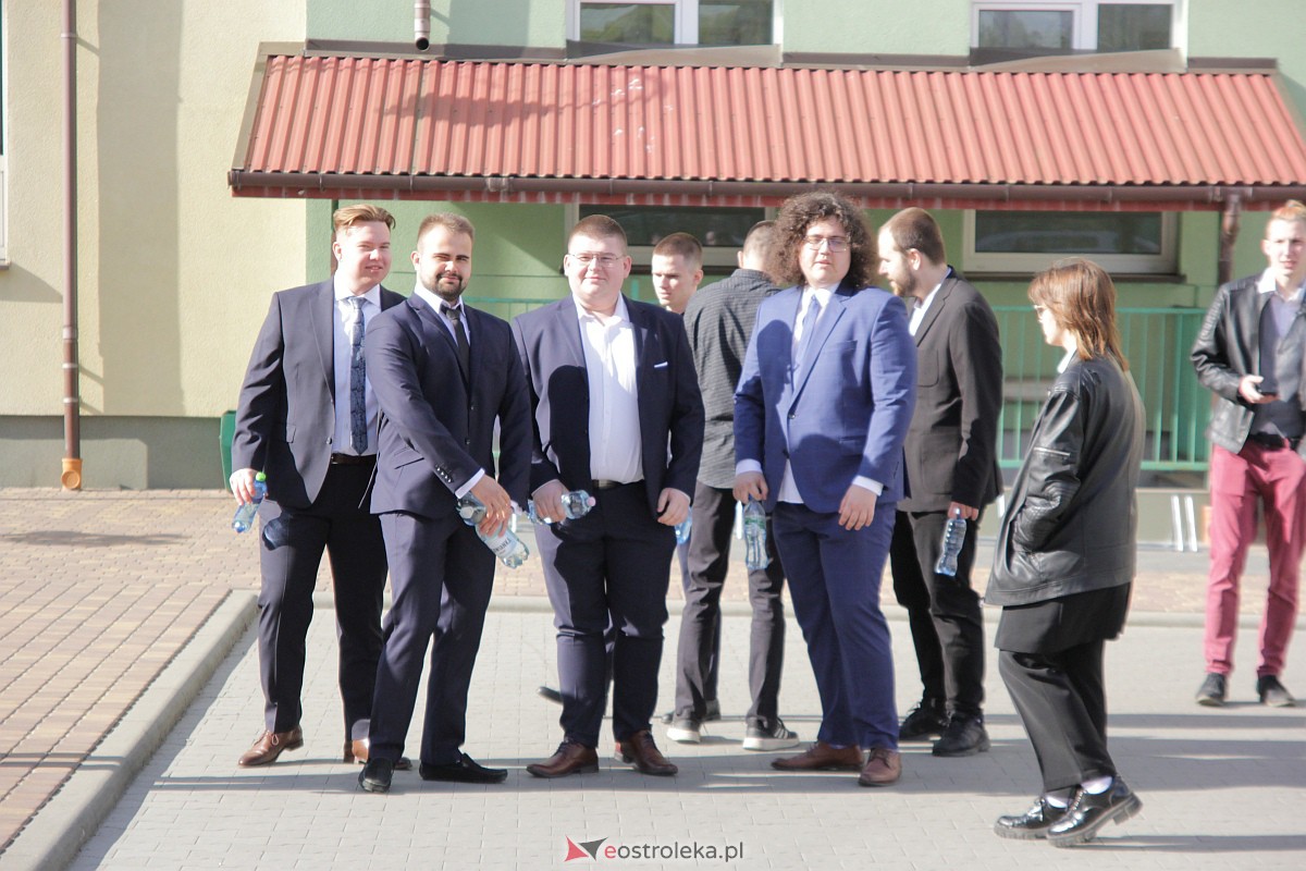 Matura 2023 - egzamin z j. polskiego w ZSZ nr 1 [04.05.2023] - zdjęcie #23 - eOstroleka.pl