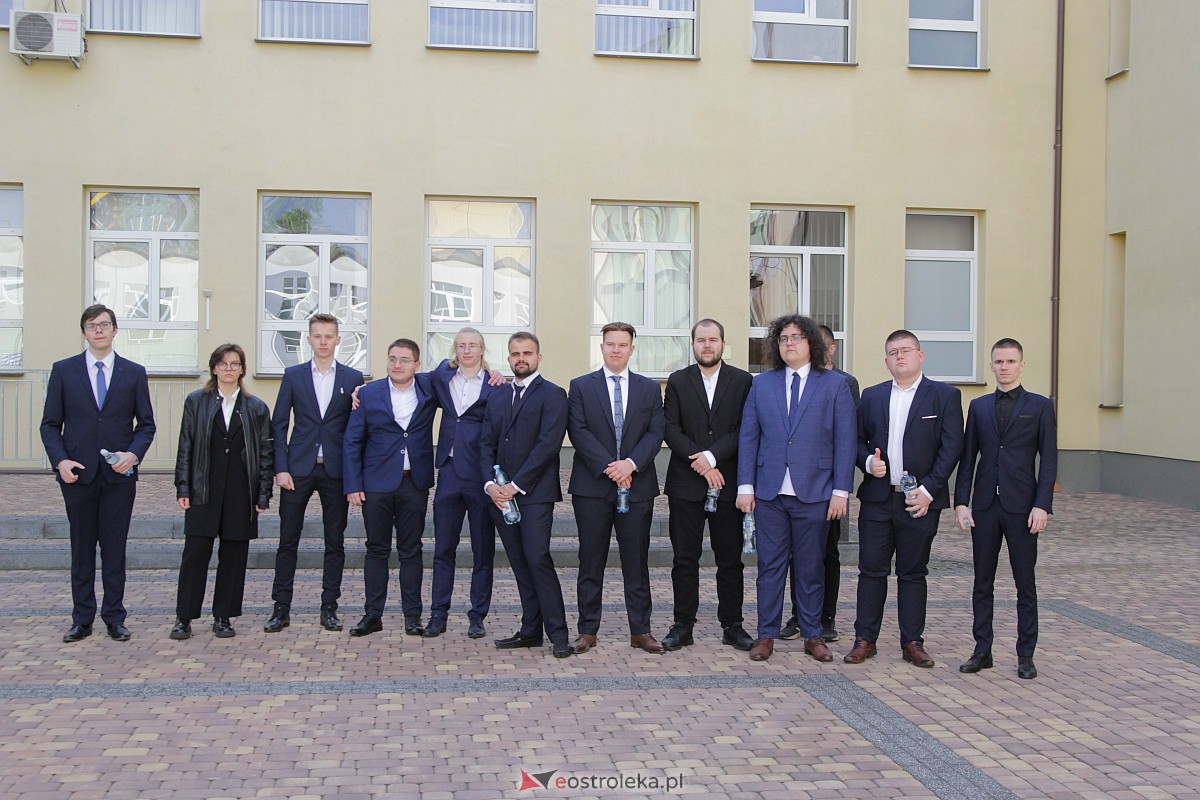 Matura 2023 - egzamin z j. polskiego w ZSZ nr 1 [04.05.2023] - zdjęcie #22 - eOstroleka.pl