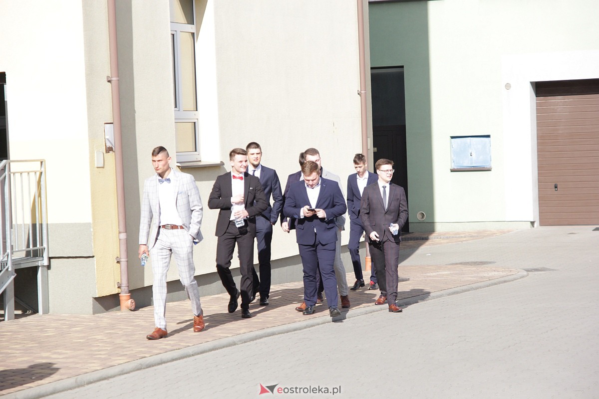 Matura 2023 - egzamin z j. polskiego w ZSZ nr 1 [04.05.2023] - zdjęcie #17 - eOstroleka.pl