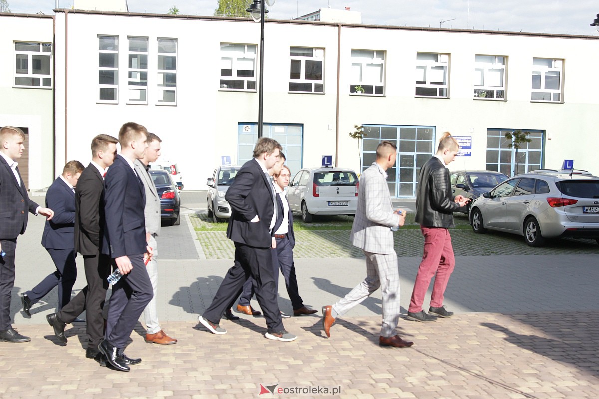 Matura 2023 - egzamin z j. polskiego w ZSZ nr 1 [04.05.2023] - zdjęcie #16 - eOstroleka.pl