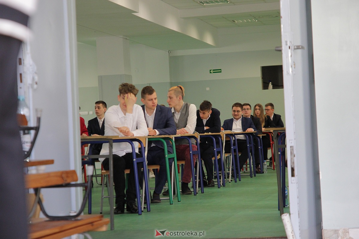 Matura 2023 - egzamin z j. polskiego w ZSZ nr 1 [04.05.2023] - zdjęcie #1 - eOstroleka.pl