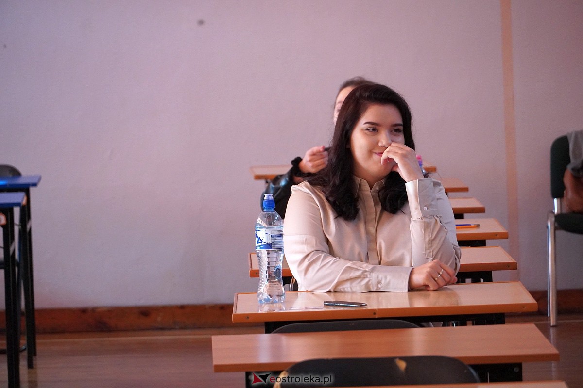 Matura 2023 - język polski w II LO w Ostrołęce [4.05.2023] - zdjęcie #68 - eOstroleka.pl