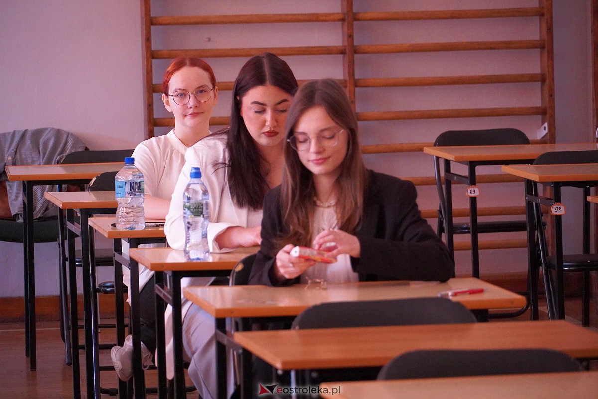 Matura 2023 - język polski w II LO w Ostrołęce [4.05.2023] - zdjęcie #67 - eOstroleka.pl