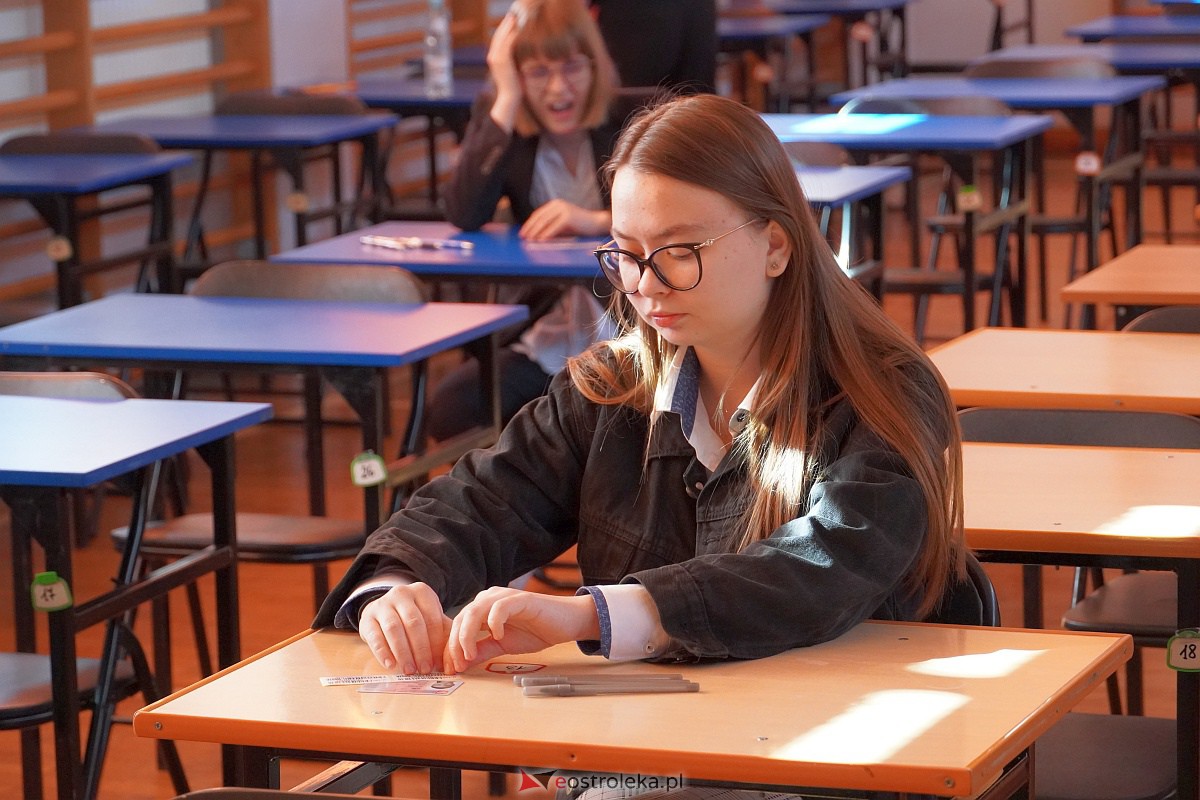 Matura 2023 - język polski w II LO w Ostrołęce [4.05.2023] - zdjęcie #63 - eOstroleka.pl