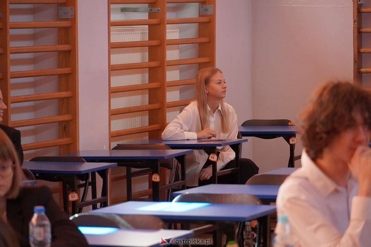Matura 2023 - język polski w II LO w Ostrołęce [4.05.2023] - zdjęcie #61 - eOstroleka.pl