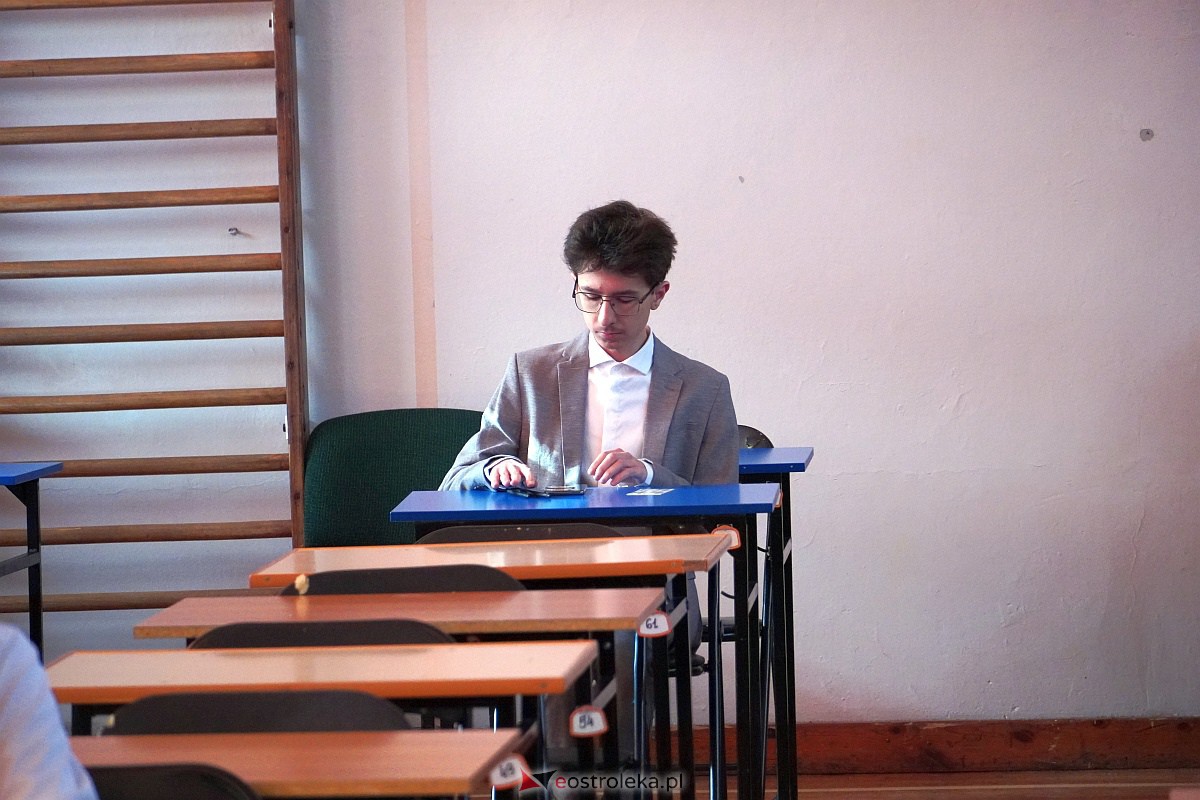 Matura 2023 - język polski w II LO w Ostrołęce [4.05.2023] - zdjęcie #50 - eOstroleka.pl