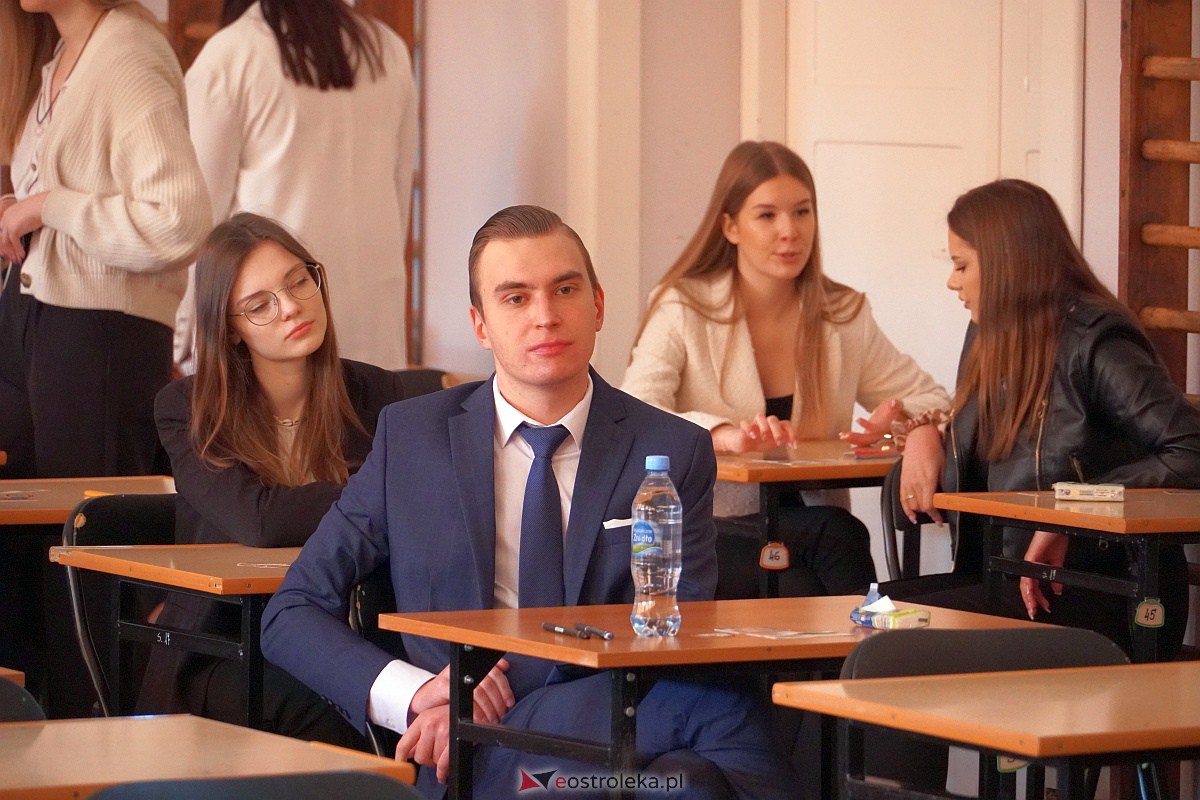 Matura 2023 - język polski w II LO w Ostrołęce [4.05.2023] - zdjęcie #40 - eOstroleka.pl