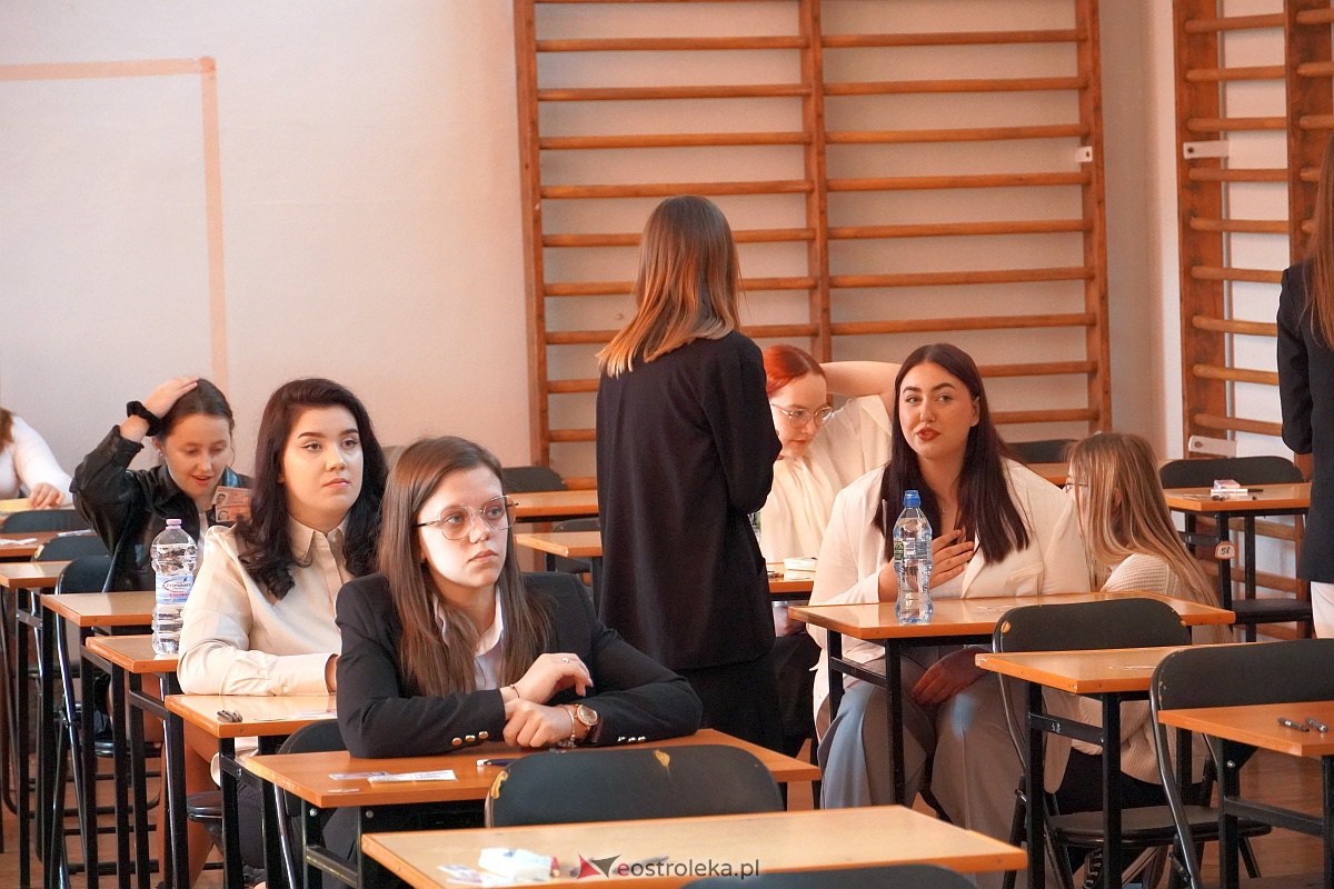 Matura 2023 - język polski w II LO w Ostrołęce [4.05.2023] - zdjęcie #32 - eOstroleka.pl