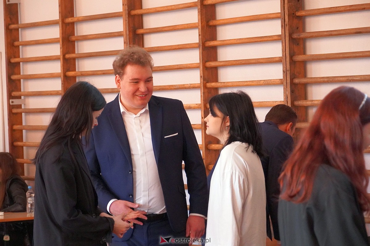 Matura 2023 - język polski w II LO w Ostrołęce [4.05.2023] - zdjęcie #29 - eOstroleka.pl