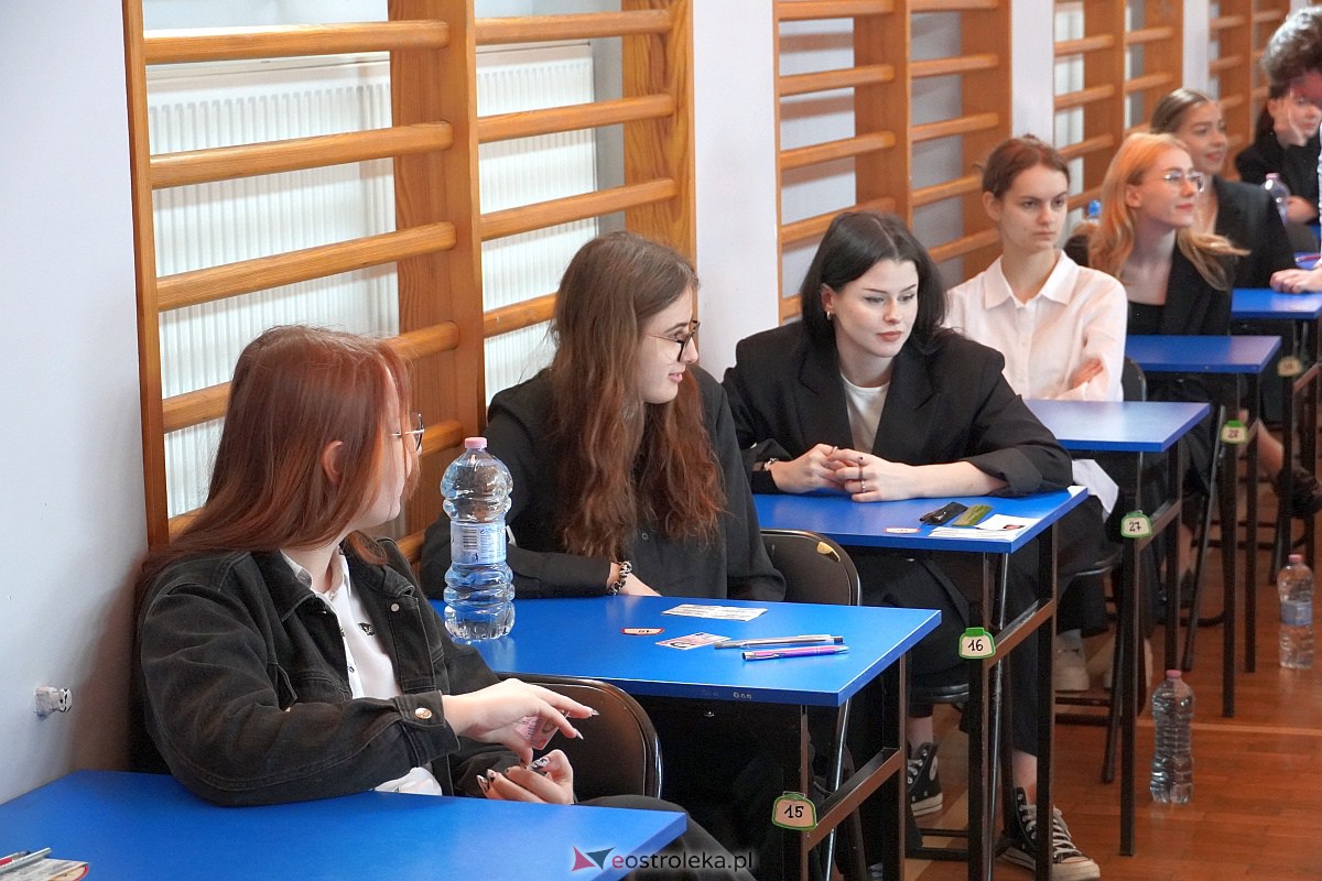 Matura 2023 - język polski w II LO w Ostrołęce [4.05.2023] - zdjęcie #23 - eOstroleka.pl