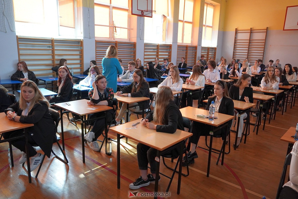 Matura 2023 - język polski w II LO w Ostrołęce [4.05.2023] - zdjęcie #1 - eOstroleka.pl