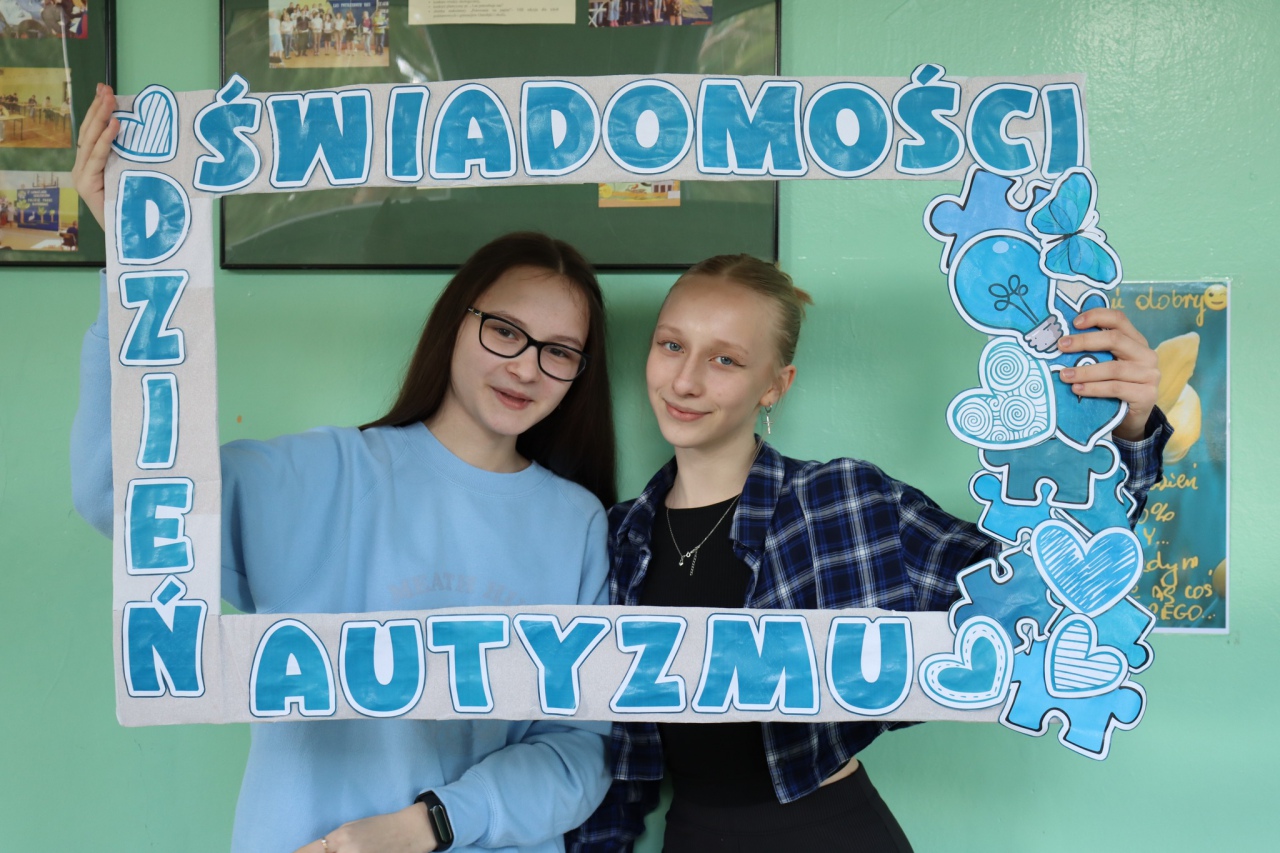 Miesiąc Świadomości Autyzmu w Szkole Podstawowej nr 4 w Ostrołęce - zdjęcie #4 - eOstroleka.pl