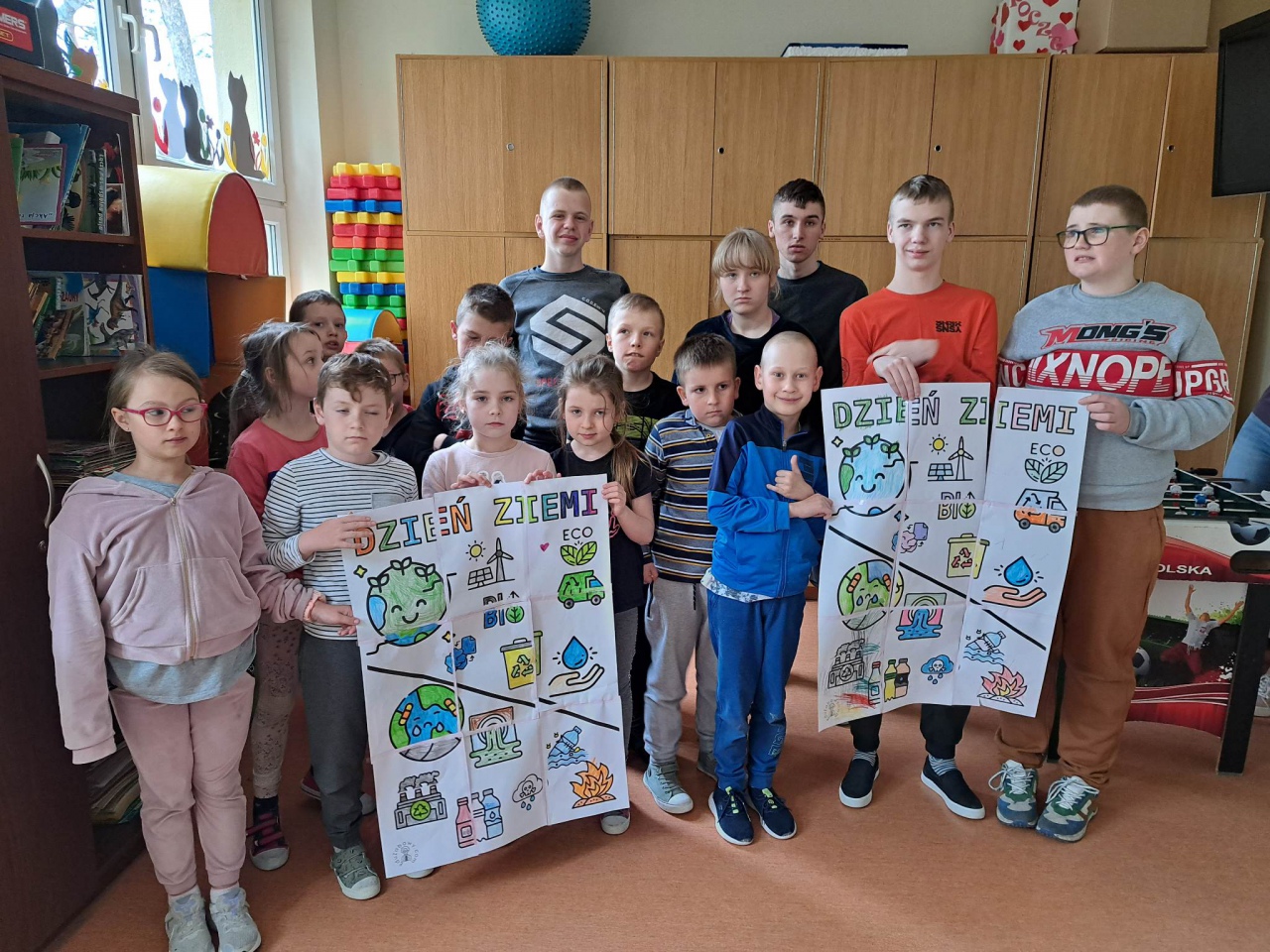 Miesiąc Świadomości Autyzmu w Szkole Podstawowej nr 4 w Ostrołęce - zdjęcie #9 - eOstroleka.pl