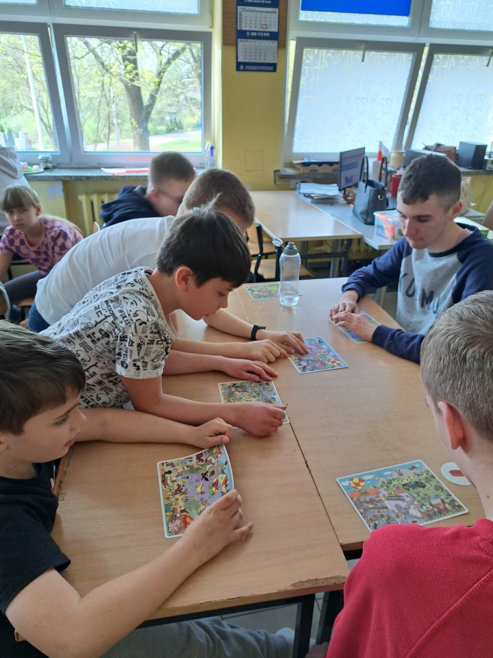 Miesiąc Świadomości Autyzmu w Szkole Podstawowej nr 4 w Ostrołęce - zdjęcie #22 - eOstroleka.pl