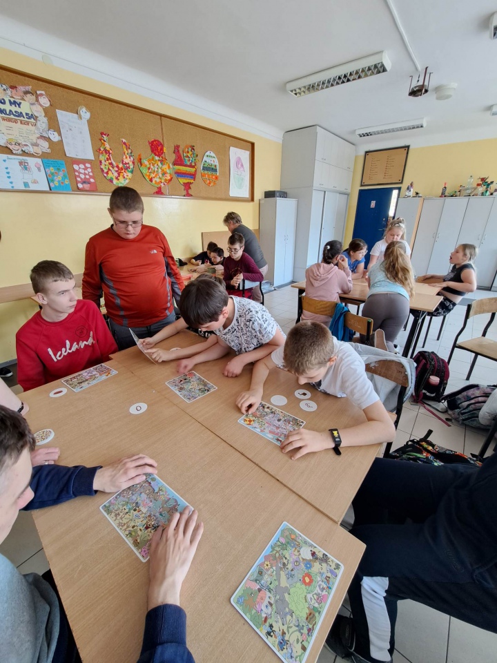 Miesiąc Świadomości Autyzmu w Szkole Podstawowej nr 4 w Ostrołęce - zdjęcie #44 - eOstroleka.pl